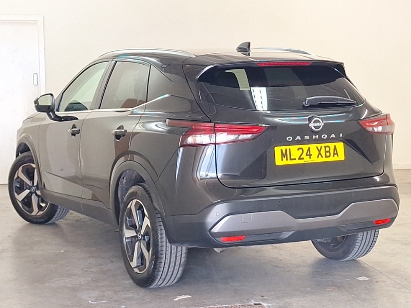 Nissan Qashqai 1.3 Dig-t Mh 158 N-connecta Glass Rf Xtronic Black #2