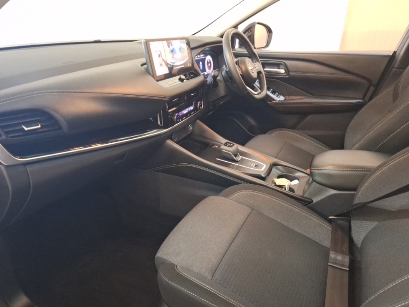 Nissan Qashqai 1.3 Dig-t Mh 158 N-connecta Glass Rf Xtronic Black #5