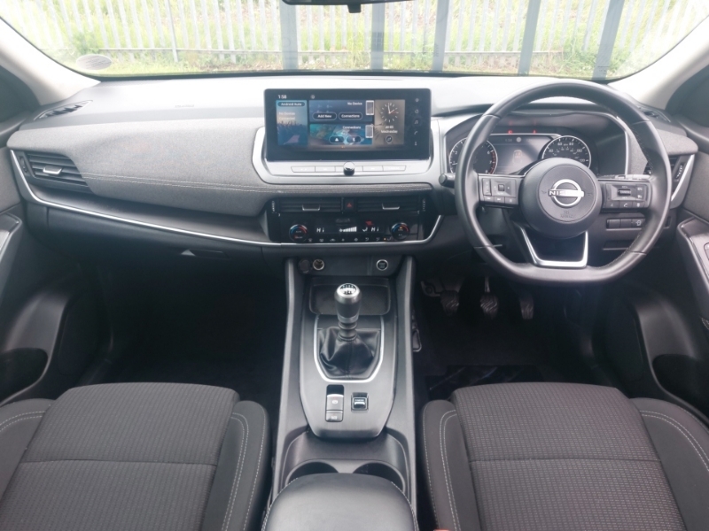 Nissan Qashqai 1.3 Dig-t Mh Acenta Premium Black #3