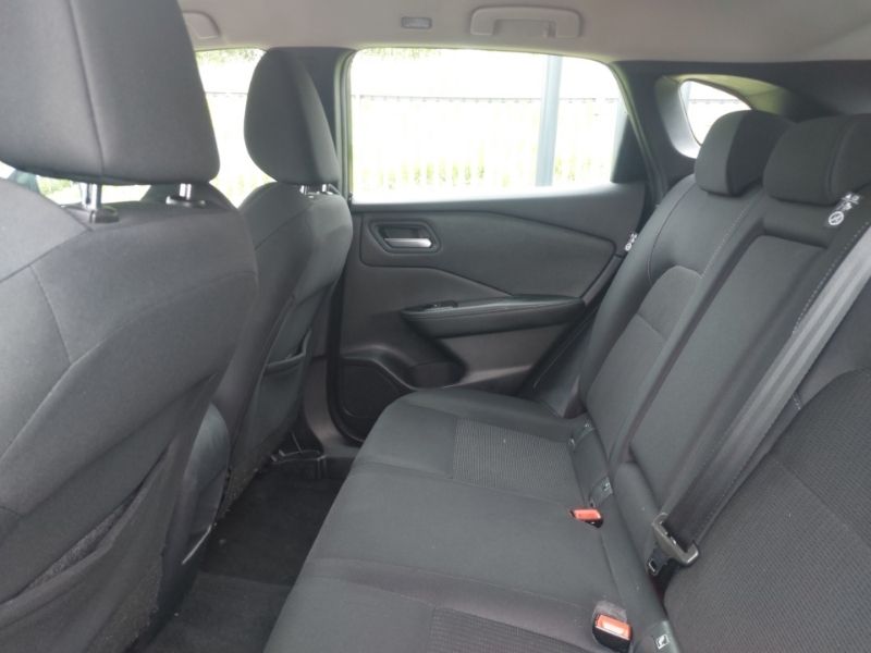 Nissan Qashqai 1.3 Dig-t Mh Acenta Premium Black #6
