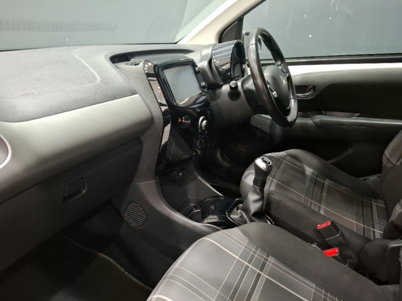 Peugeot 108 1.2 Puretech Allure White #5