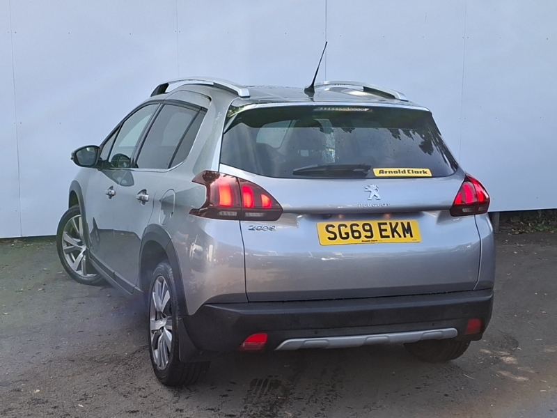 Peugeot 2008 1.2 Puretech 110 Allure Premium Eat6 Grey #2