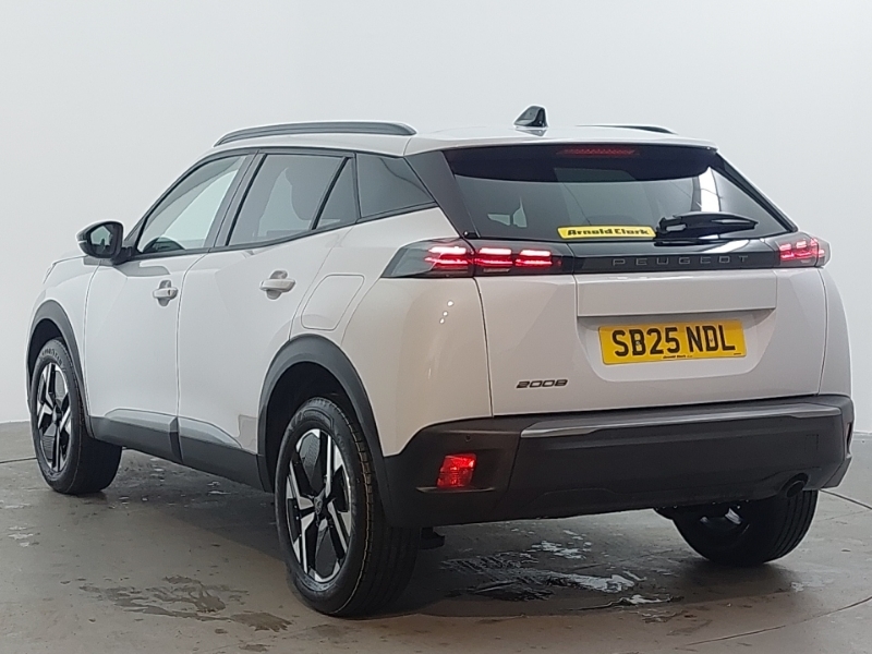 Peugeot 2008 1.2 Puretech Allure White #2