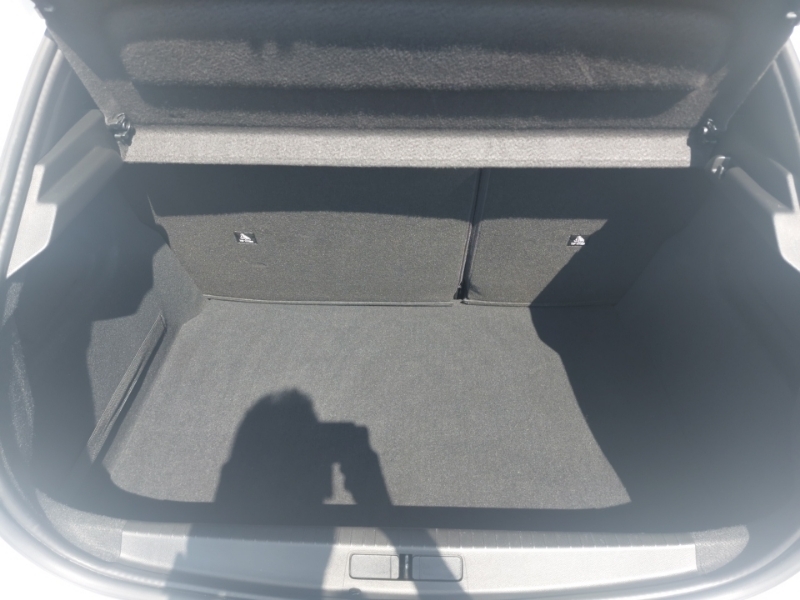 Peugeot 208 Active Premium Black #18