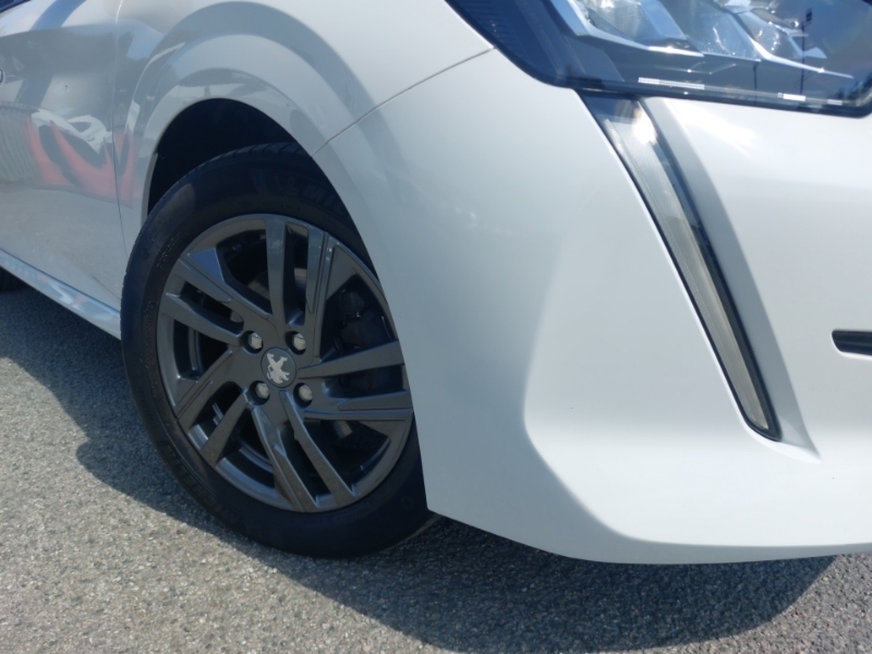 Peugeot 208 Active Premium Black #20