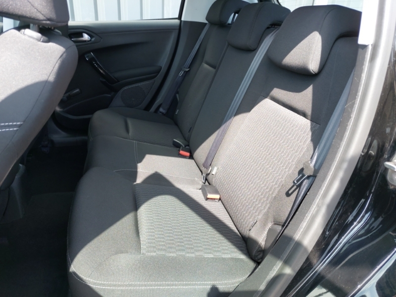 Peugeot 208 1.2 Puretech 82 Active Black #6