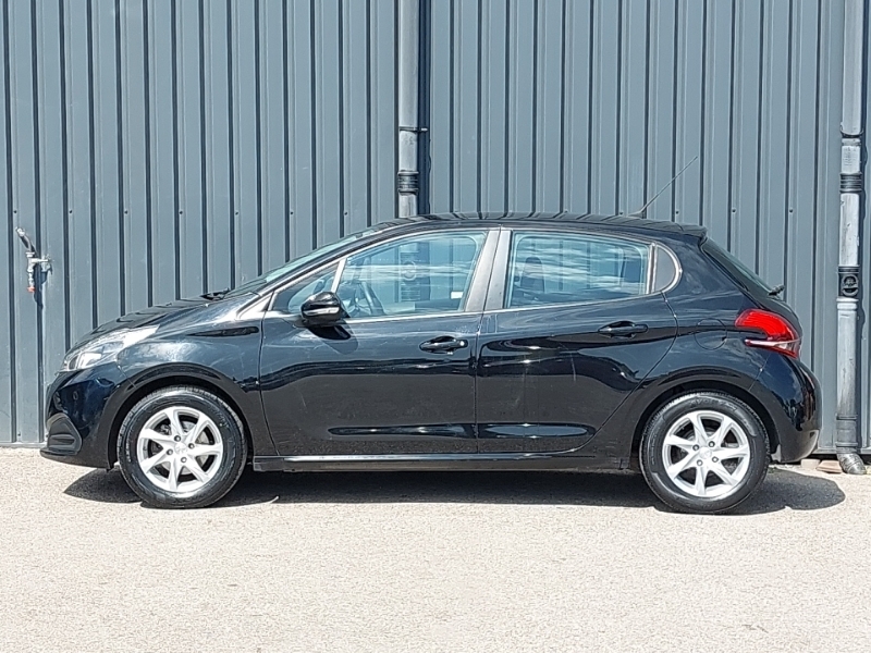 Peugeot 208 1.2 Puretech 82 Active Black #4