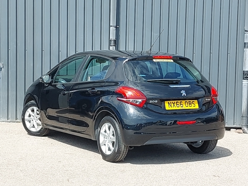 Peugeot 208 1.2 Puretech 82 Active Black #2