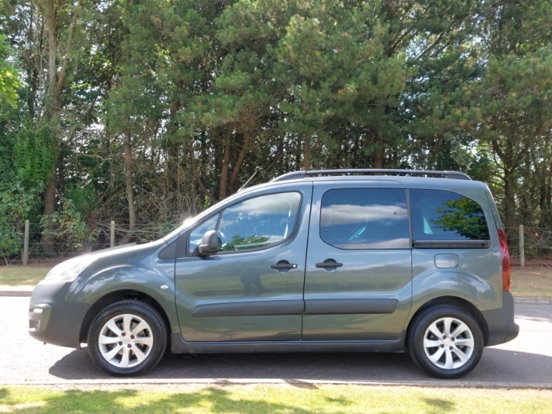 Peugeot Partner Tepee 1.2 Puretech 110 Outdoor Grey #4