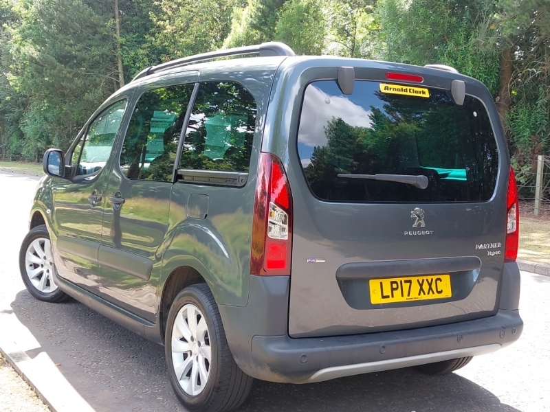 Peugeot Partner Tepee 1.2 Puretech 110 Outdoor Grey #2