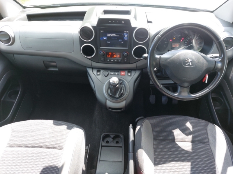 Peugeot Partner Tepee 1.2 Puretech 110 Outdoor Grey #3