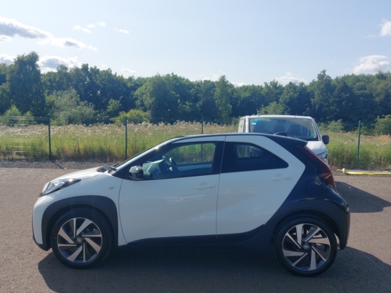 Toyota Aygo X 1.0 Vvt-i Edge White #4