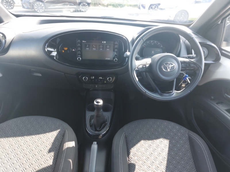 Toyota Aygo X 1.0 Vvt-i Edge White #3
