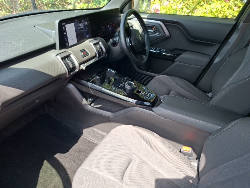Toyota Urban Cruiser 128Kw Design 61Kwh Black #5