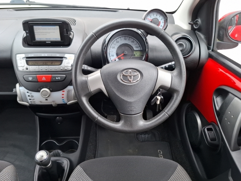Toyota Aygo 1L Active Plus Red #8