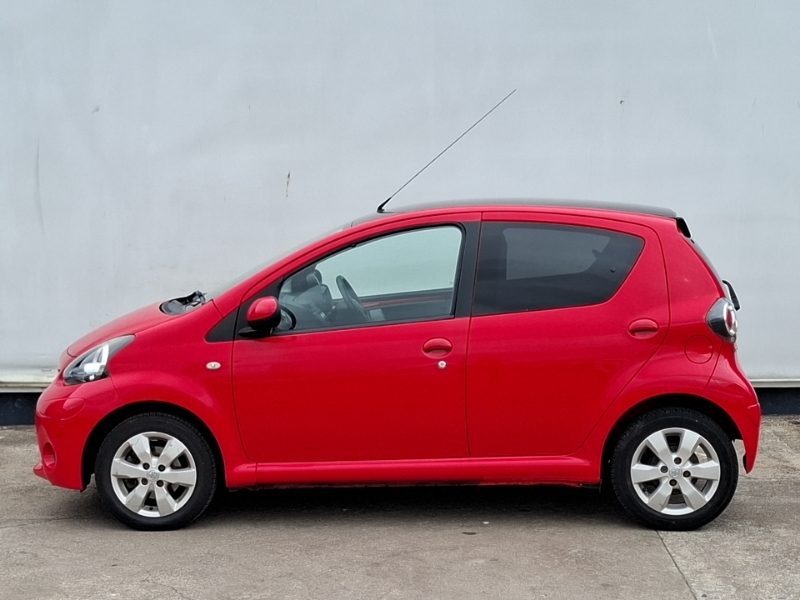 Toyota Aygo 1L Active Plus Red #4