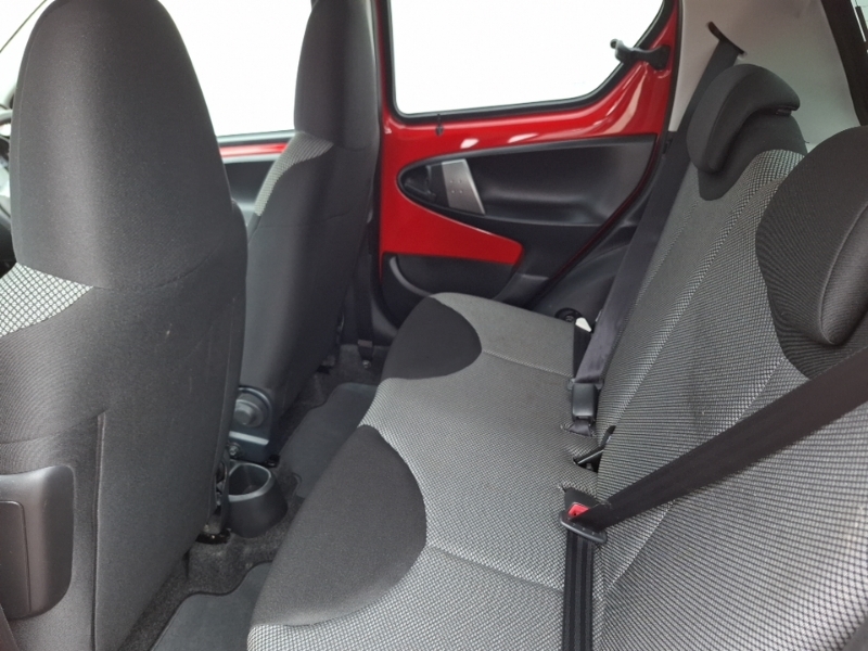 Toyota Aygo 1L Active Plus Red #6