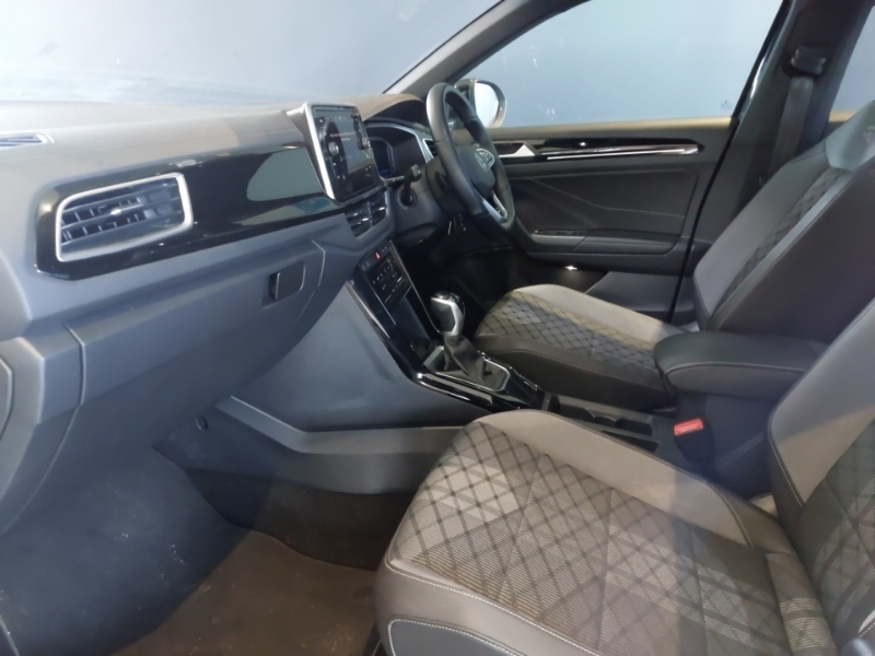 Volkswagen T-Roc 1.5 Tsi R-line Dsg Black #5