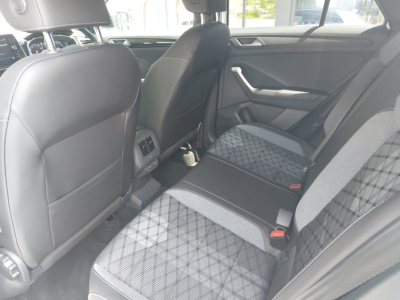 Volkswagen T-Roc 1.5 Tsi R-line Dsg White #6