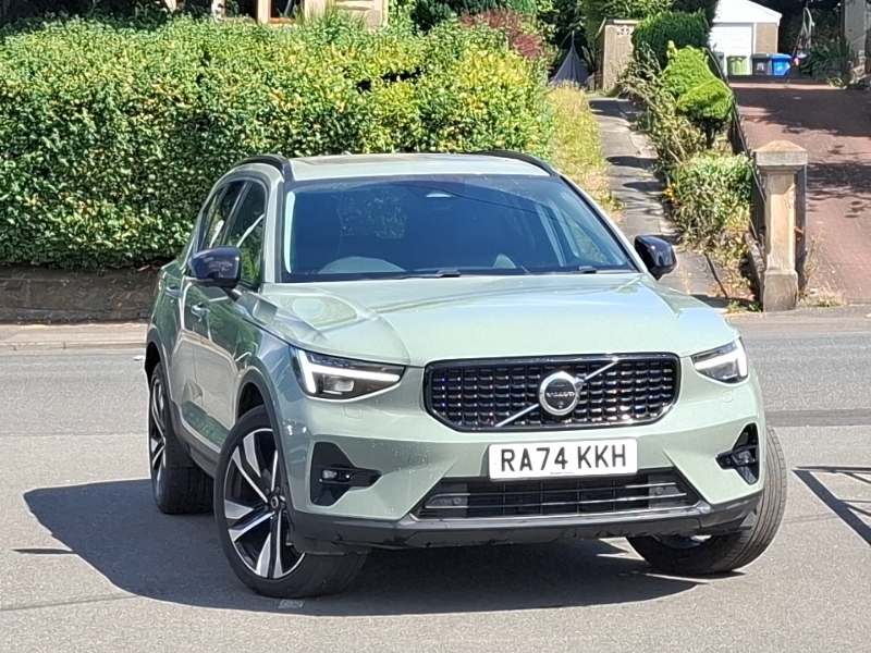 Volvo XC40 2.0 B3p Ultra Dark Green
