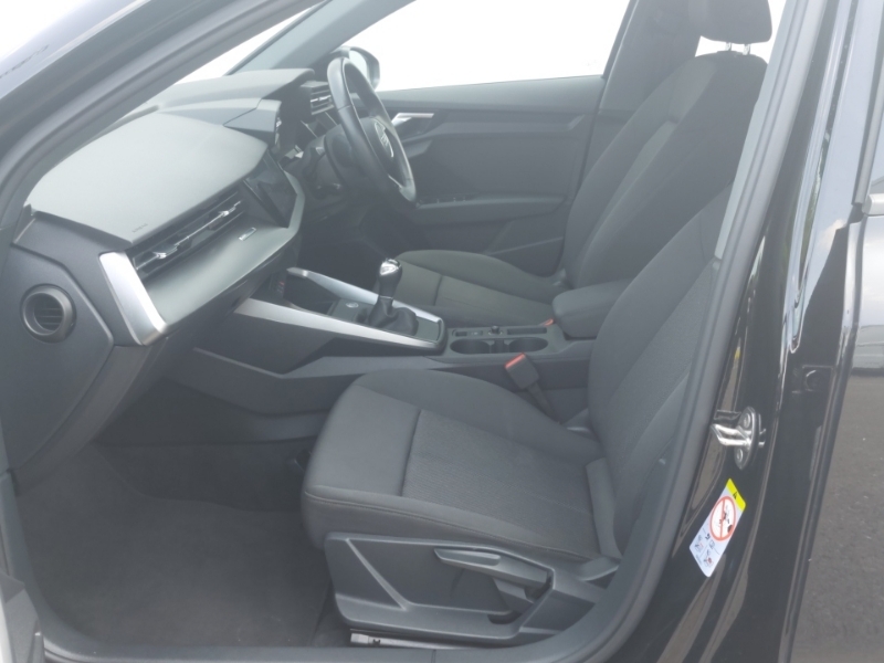 Audi A3 30 Tfsi Technik Black #5