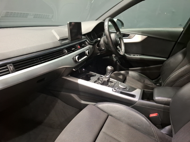 Audi A4 2.0 Tdi 190 S Line Grey #5