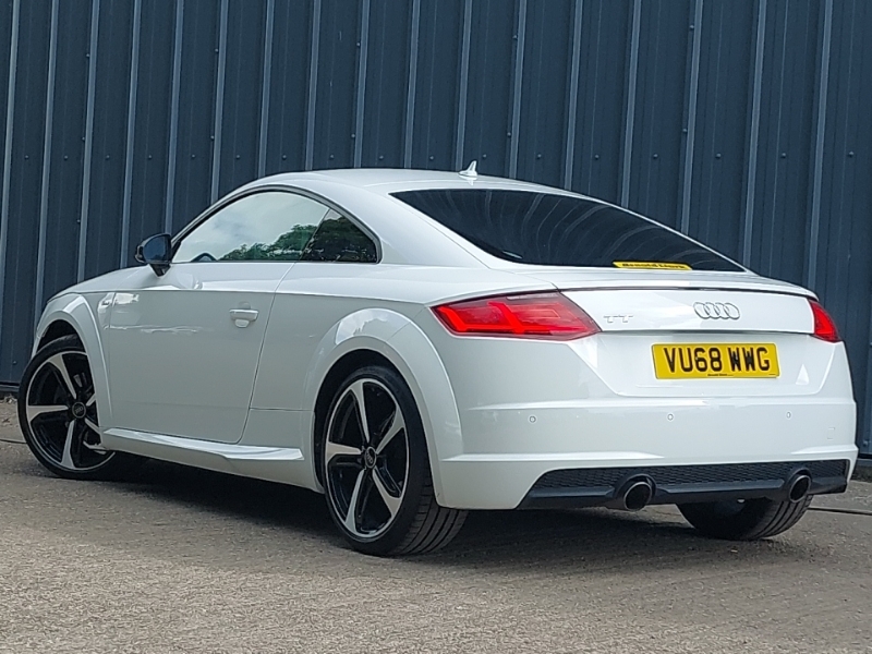 Audi TT 1.8T Fsi Black Edition White #2