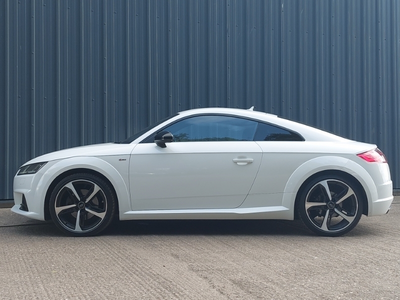 Audi TT 1.8T Fsi Black Edition White #4