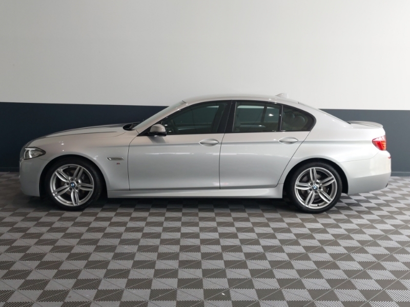 BMW 5 Series 520D Se Blue #4