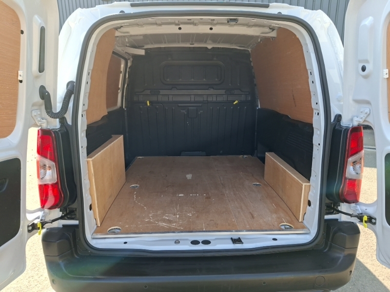 Citroen Berlingo Mpv White #18
