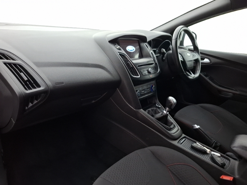 Ford Focus 1.0 Ecoboost 140 St-line Navigation White #5