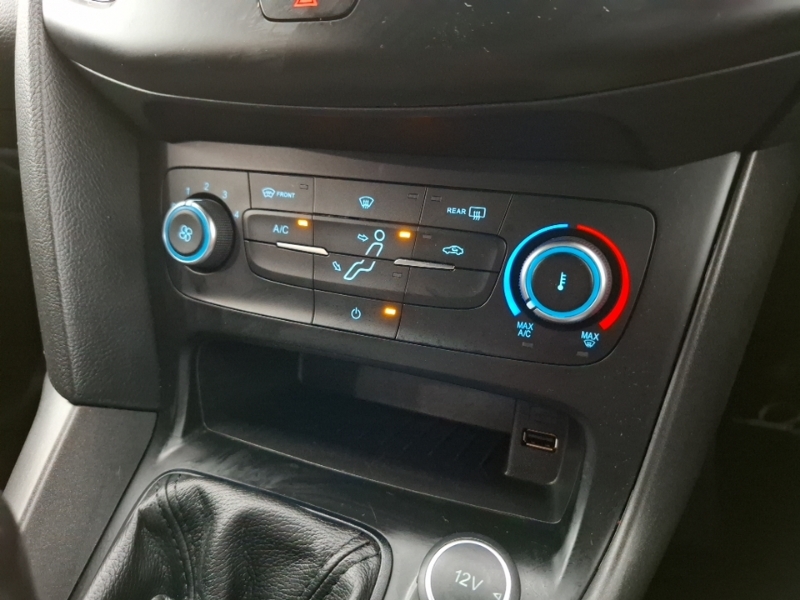 Ford Focus Ford 1.0 Ecoboost 125 Titanium X Hatchback Blue #16