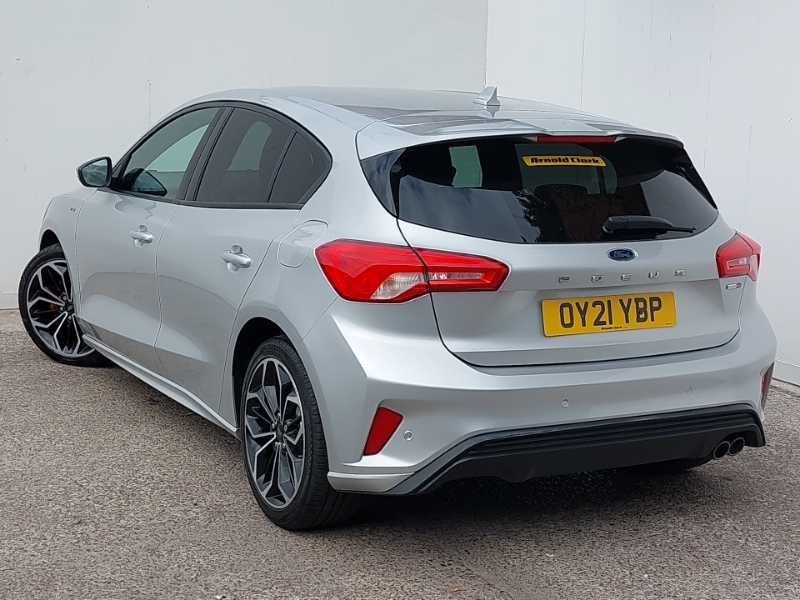 Ford Focus 1.0 Ecoboost 125 Zetec Hatchback Red #2