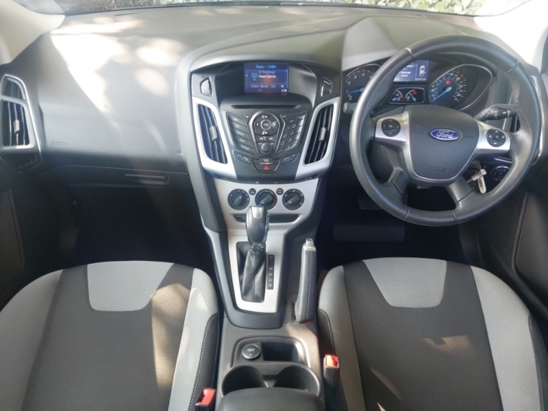 Ford Focus 1.6 125 Zetec Navigator Powershift Blue #3