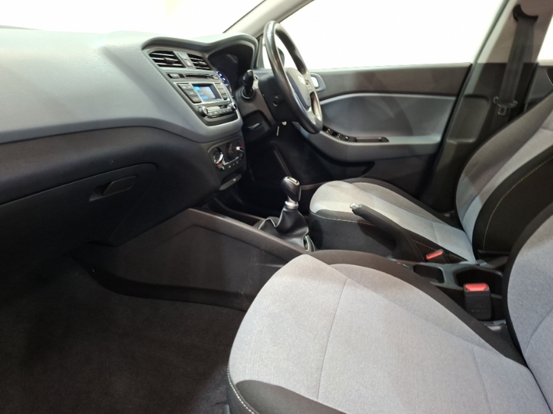 Hyundai I20 1.2 Se White #5