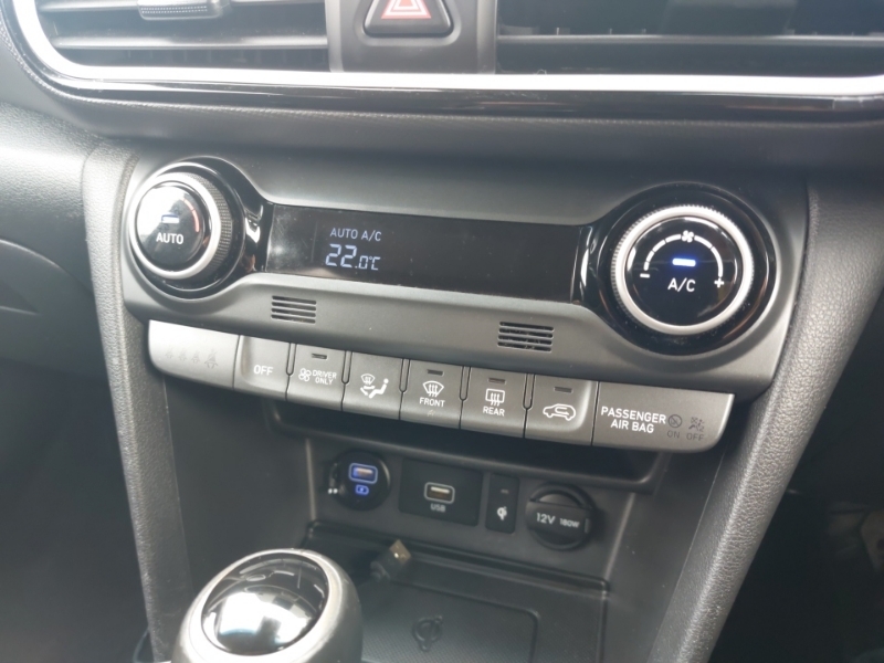 Hyundai Kona Hatchback Black #15
