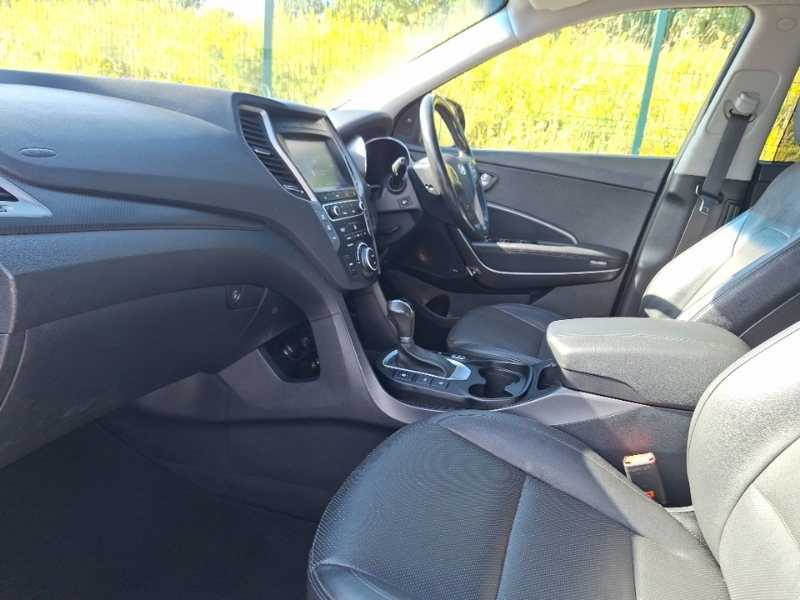 Hyundai Santa Fe 2.2 Crdi Blue Drive Premium Se 7 Seats Black #5