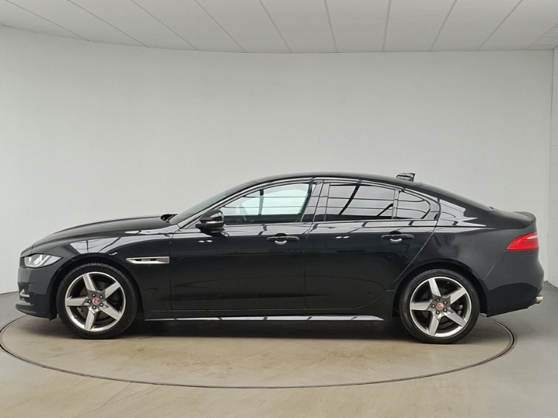 Jaguar XE 2.0D 180 R-sport Black #4