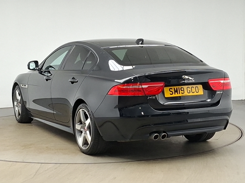 Jaguar XE 2.0D 180 R-sport Black #2