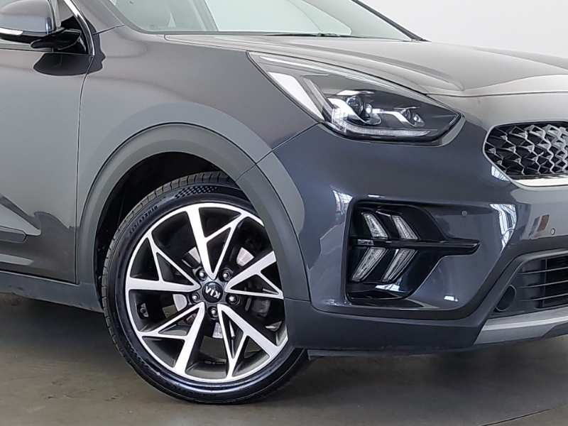 Kia Niro Estate Red #20