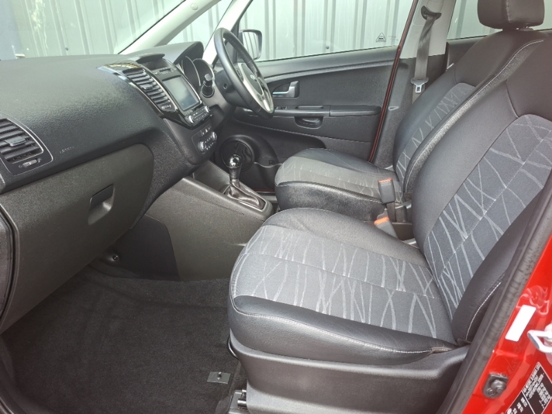 Kia Venga 1.6 3 6 Red #5