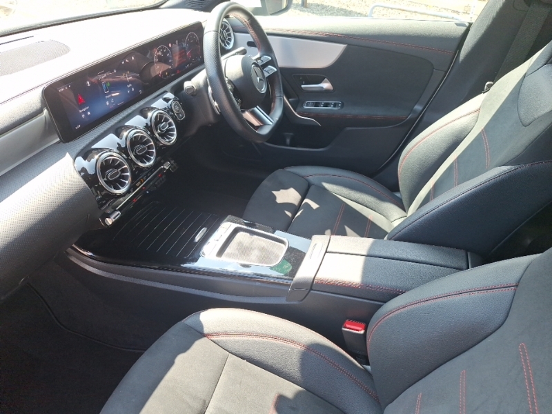 Mercedes-Benz CLA Class Cla 200 Amg Line Executive Tip White #5