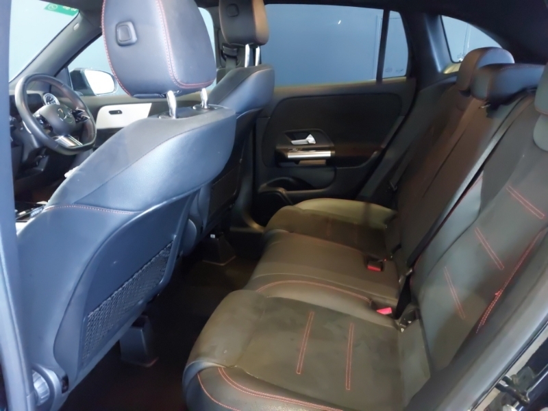 Mercedes-Benz GLA Class Gla 200 Amg Line Executive Black #6