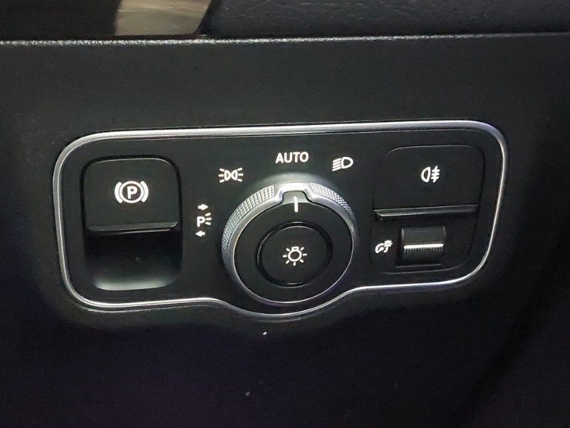 Mercedes-Benz GLA Class Gla 200 Rhd White #16