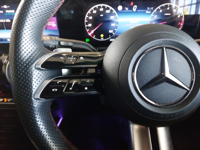 Mercedes-Benz GLA Class Gla 200 Rhd White #11