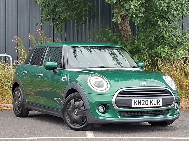 Mini Hatch 1.5 One Classic II Comfortnav Pack Green