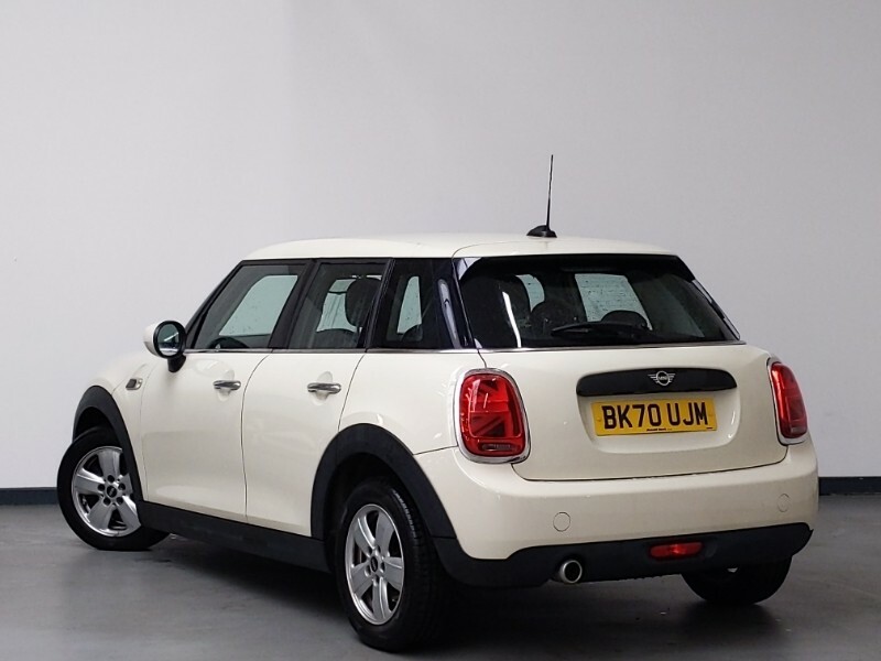 Mini Hatch 1.5 One Classic II Comfortnav Pack White #2