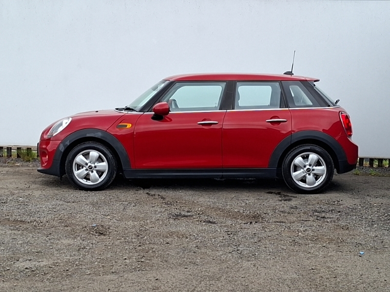 Mini Hatch 1.5 Cooper Red #4