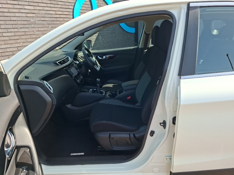 Nissan Qashqai 1.5 Dci 115 Acenta Premium White #5