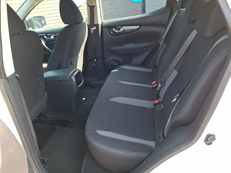Nissan Qashqai 1.5 Dci 115 Acenta Premium White #6